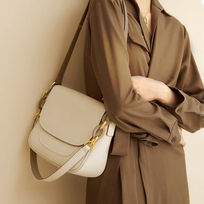 Ladies luxury underarm bag genuine leather saddle bag cowhide simple fashion shoulder bag that goes with anything. Pochette