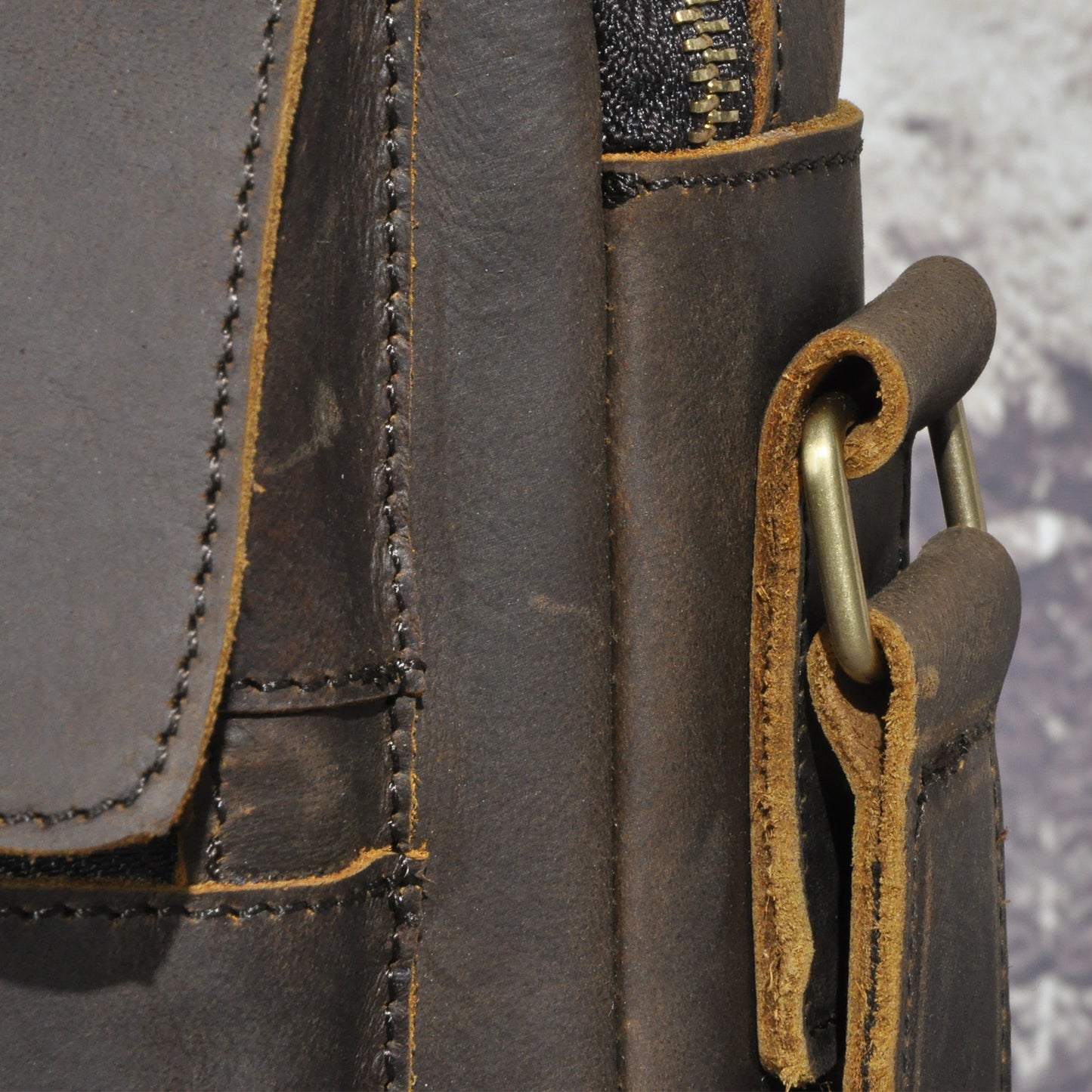 Men's Shoulder Bag Genuine Cowhide Leather Retro Outdoor Travel Crossbody Bag for Men 