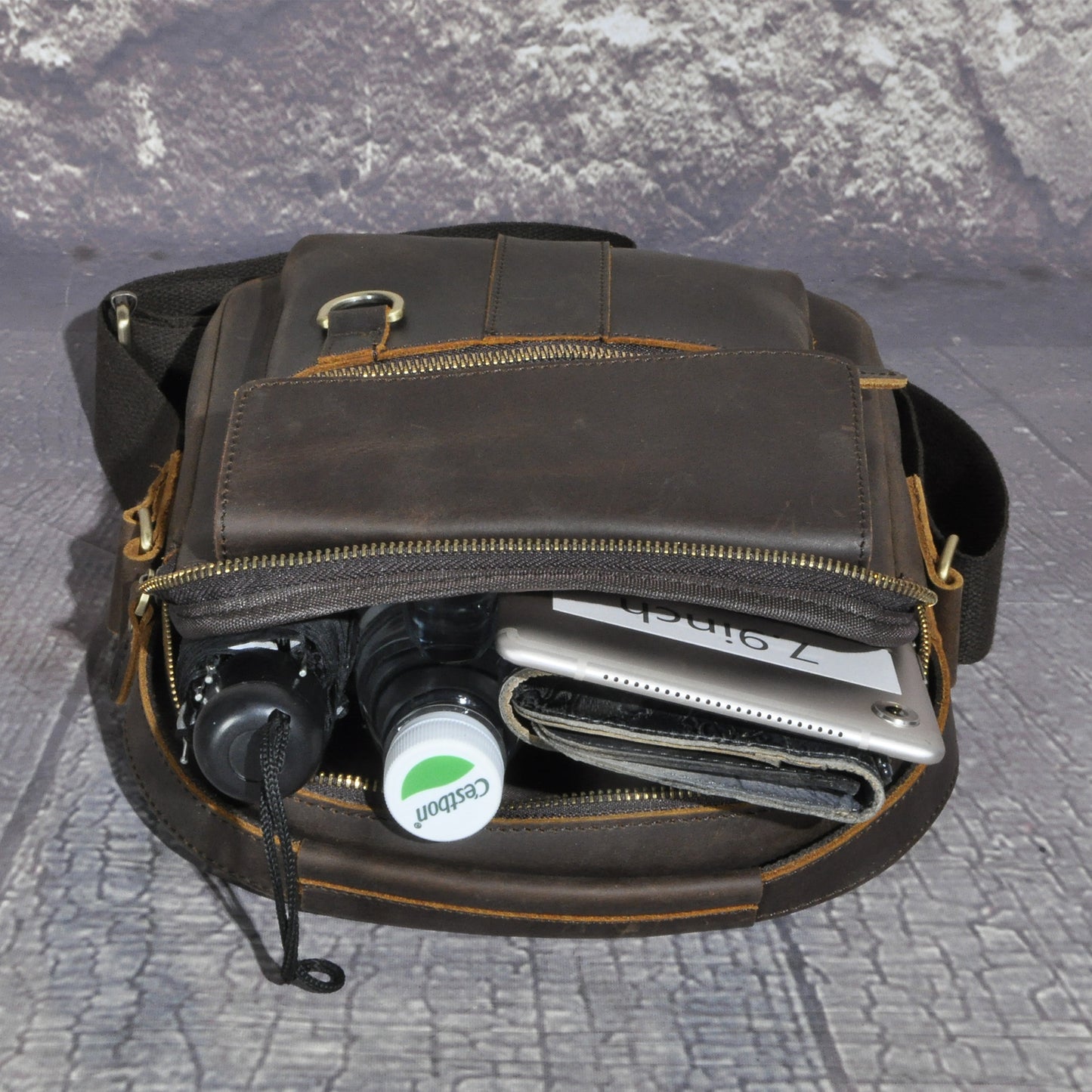Men's Crossbody Bag Cowhide Genuine Leather Retro Travel Outdoor Men Shoulder Bag 