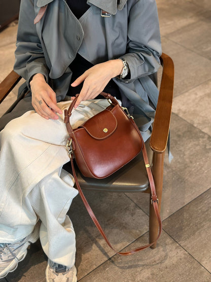 Cowhide bag Women's crossbody bag Casual genuine leather bucket bag Handbag Simple Shoulder bag that goes with anything. Pochette
