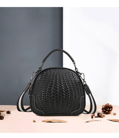 Women's bag Cowhide knitted pattern handbag Casual shoulder bag Fashion Shoulder bag that goes with anything. Pochette