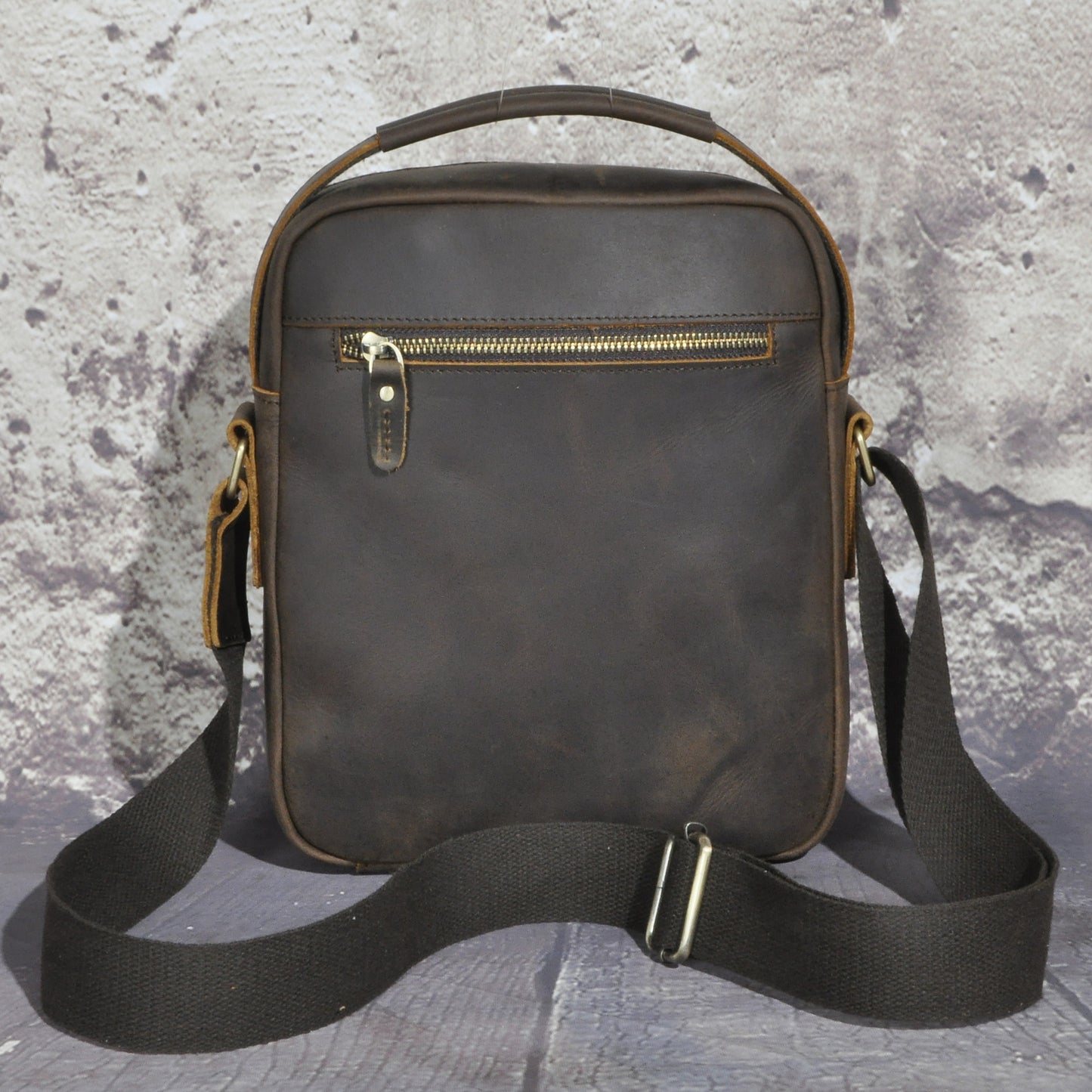 Men's Crossbody Bag Cowhide Genuine Leather Retro Travel Outdoor Men Shoulder Bag 