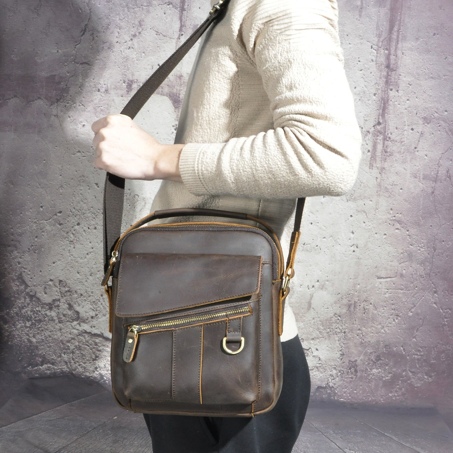 Men's Crossbody Bag Cowhide Genuine Leather Retro Travel Outdoor Men Shoulder Bag 