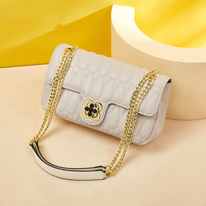 Women's bag Stylish Genuine leather chain bag that goes with anything Mini square bag Commuting shoulder bag. Pochette
