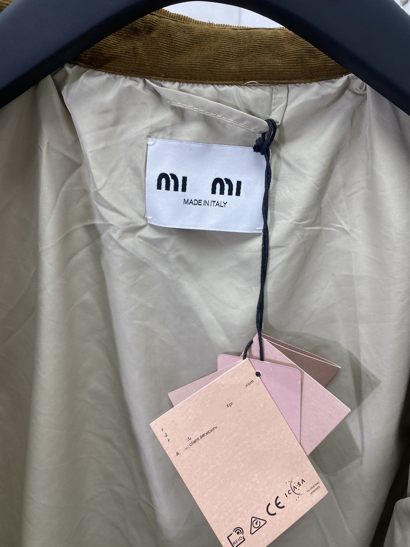 MIUMIU長袖クールカジュアル  おしゃれ上着  コートSY0542