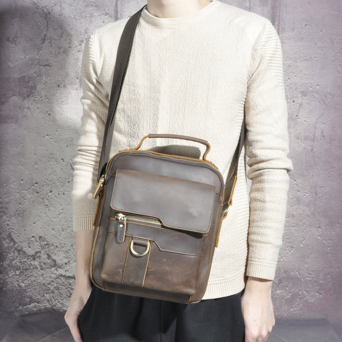 Men's Shoulder Bag Genuine Cowhide Leather Retro Outdoor Travel Crossbody Bag for Men 