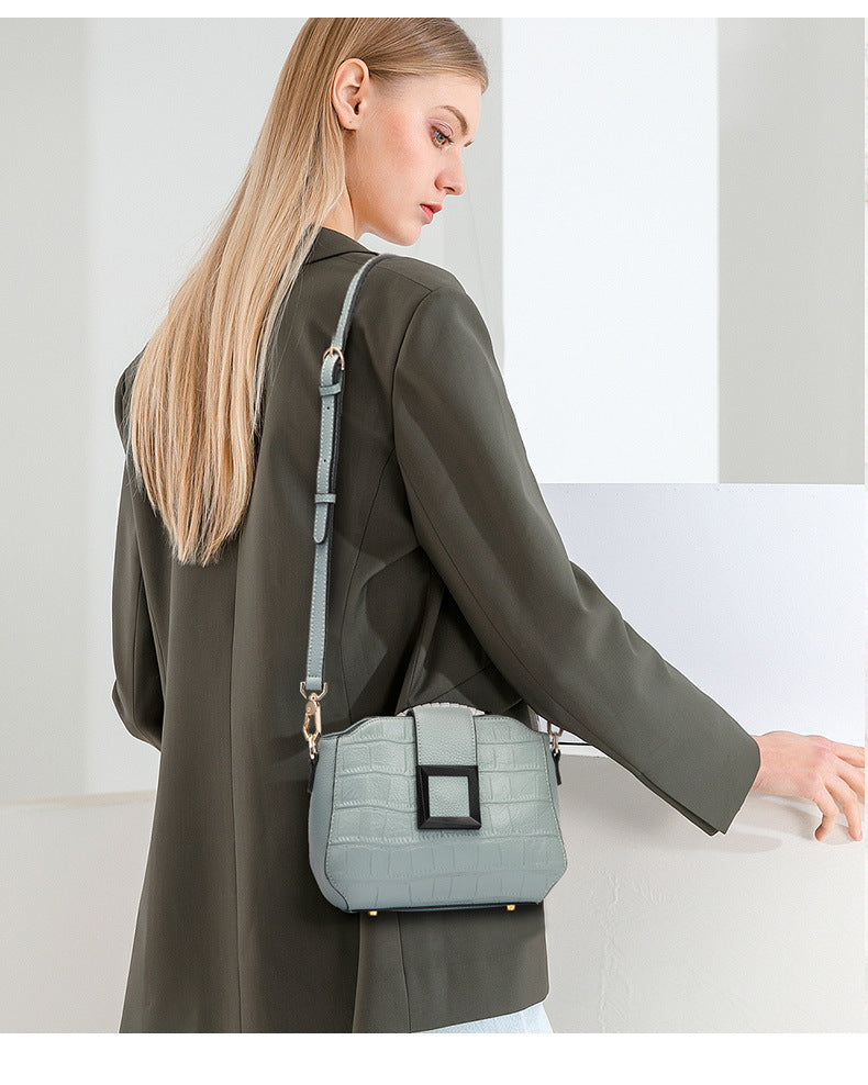 Genuine leather women's bag Crocodile pattern fashion crossbody bag Cowhide small bag that goes with anything Shoulder bag. Pochette