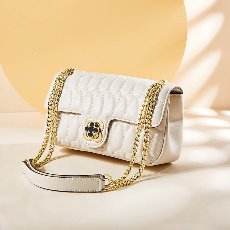 Women's bag Stylish Genuine leather chain bag that goes with anything Mini square bag Commuting shoulder bag. Pochette