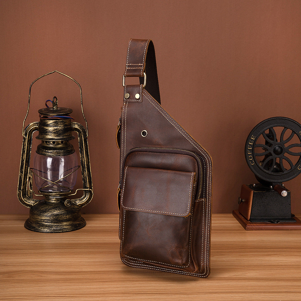 Men's Bust Bag Genuine Cowhide Leather Retro Outdoor Versatile Men's Crossbody Bag 