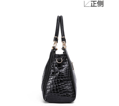 Genuine leather women's bag large capacity chain bag fashion shoulder bag temperament commuting handbag that goes with anything.bag