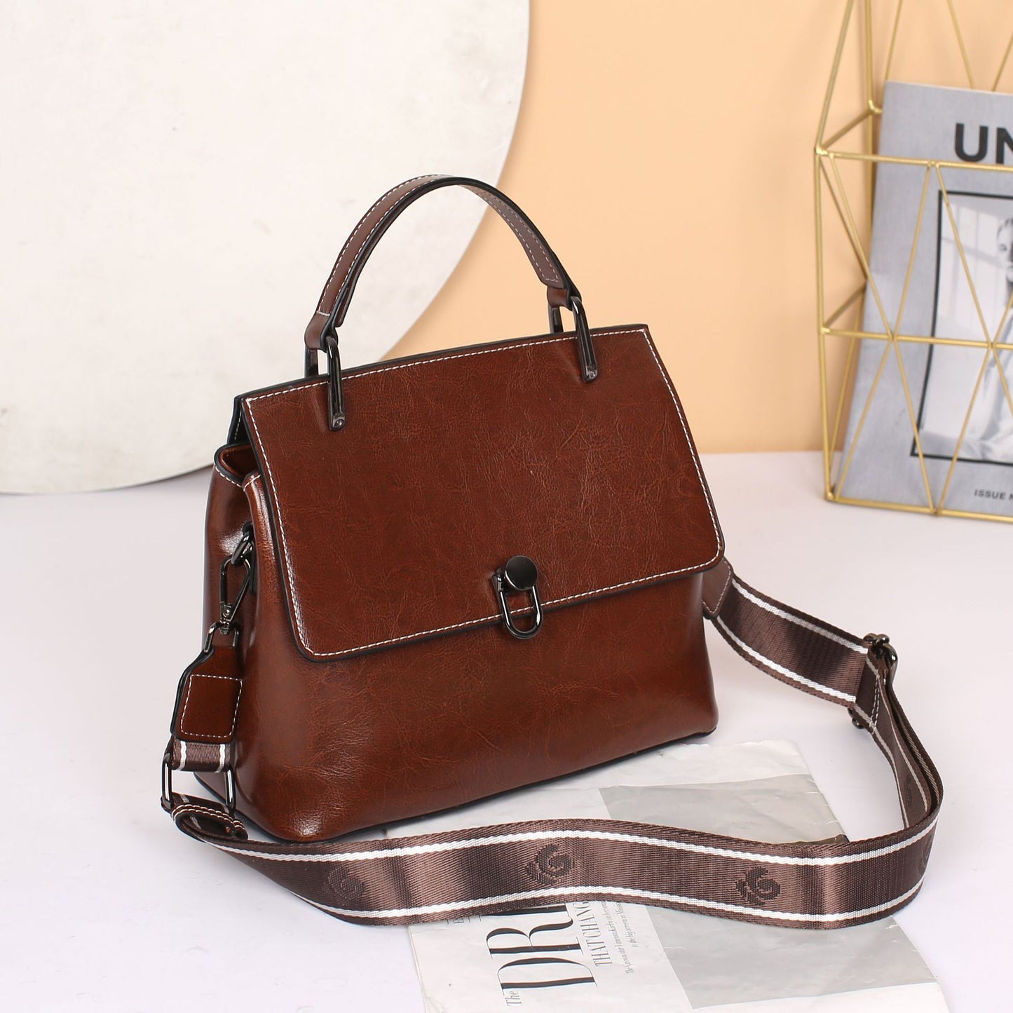 Ladies' simple cowhide shoulder bag Stylish handbag Retro genuine leather Goes with anything