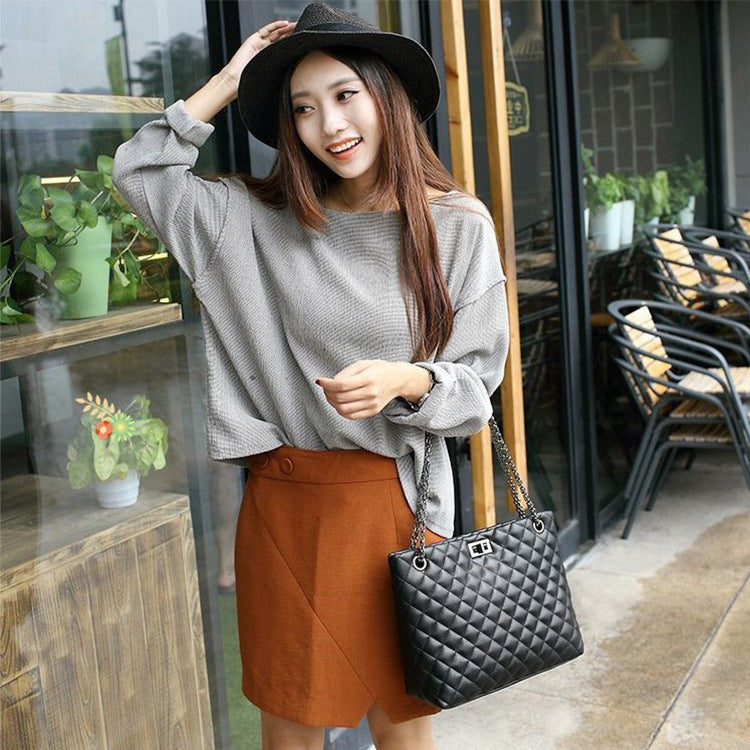 Large Capacity Women's Bag Crossbody Bag Shoulder Tote Bag Chain Bag Cowhide