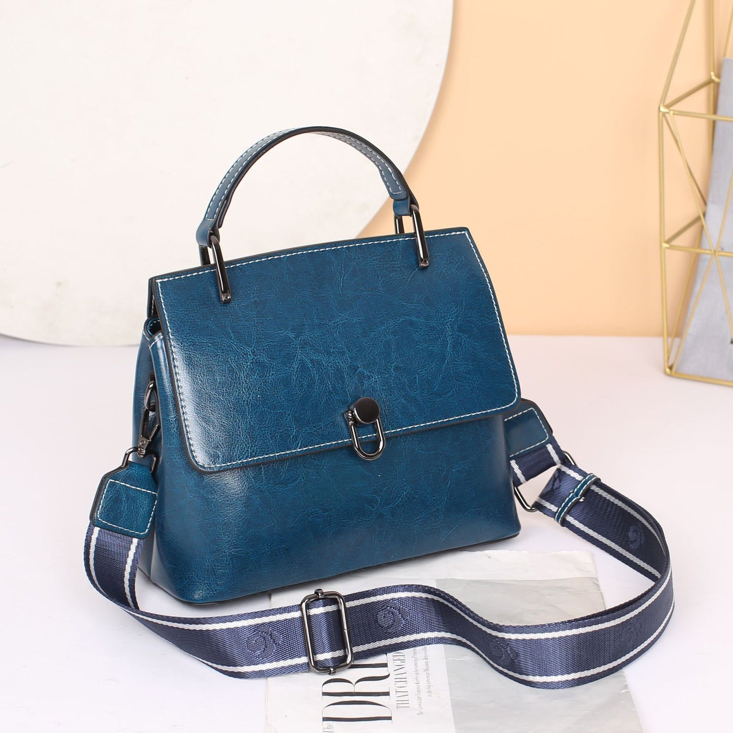 Ladies' simple cowhide shoulder bag Stylish handbag Retro genuine leather Goes with anything