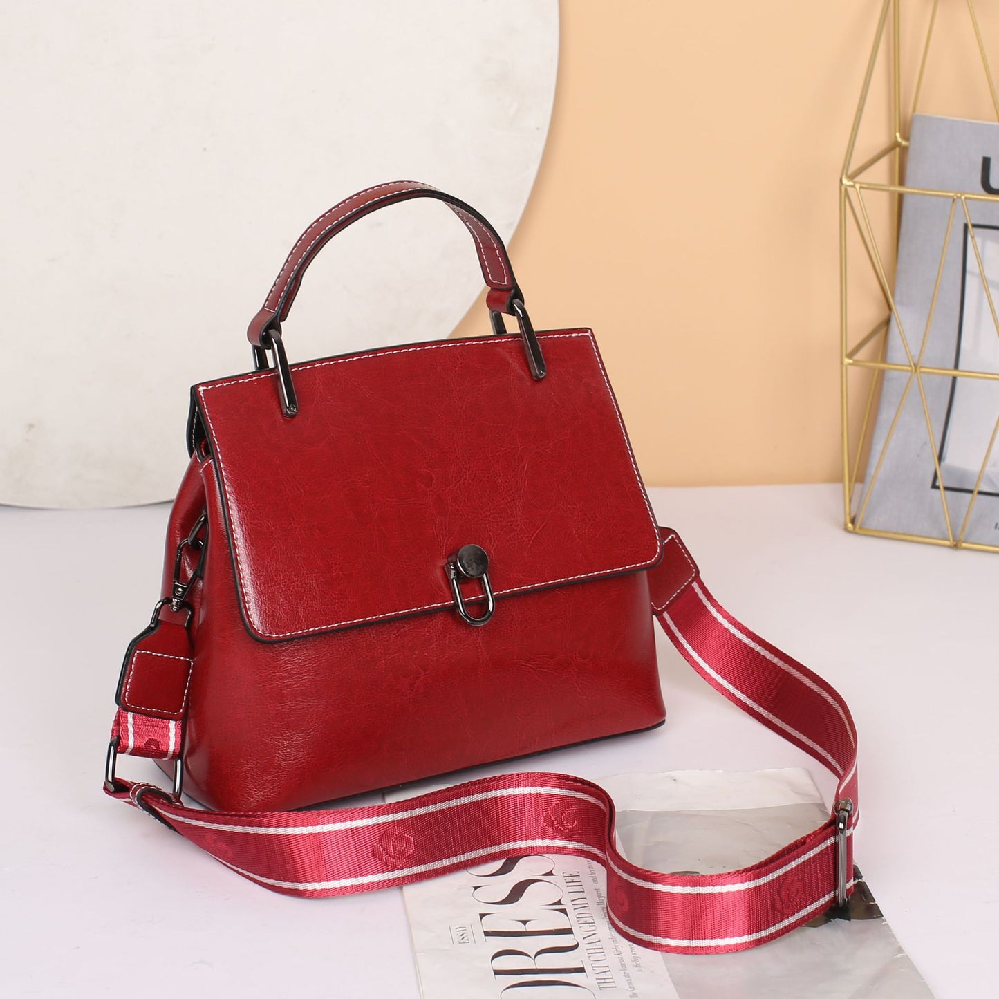 Ladies' simple cowhide shoulder bag Stylish handbag Retro genuine leather Goes with anything