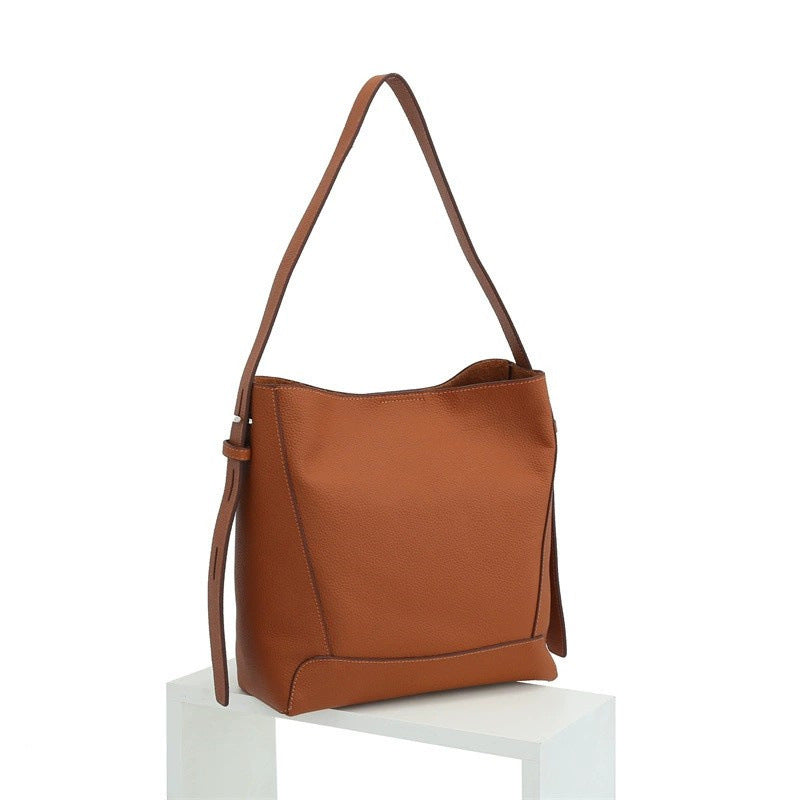 Genuine leather ladies large capacity one shoulder explosive bucket bag one shoulder simple commuting tote bag