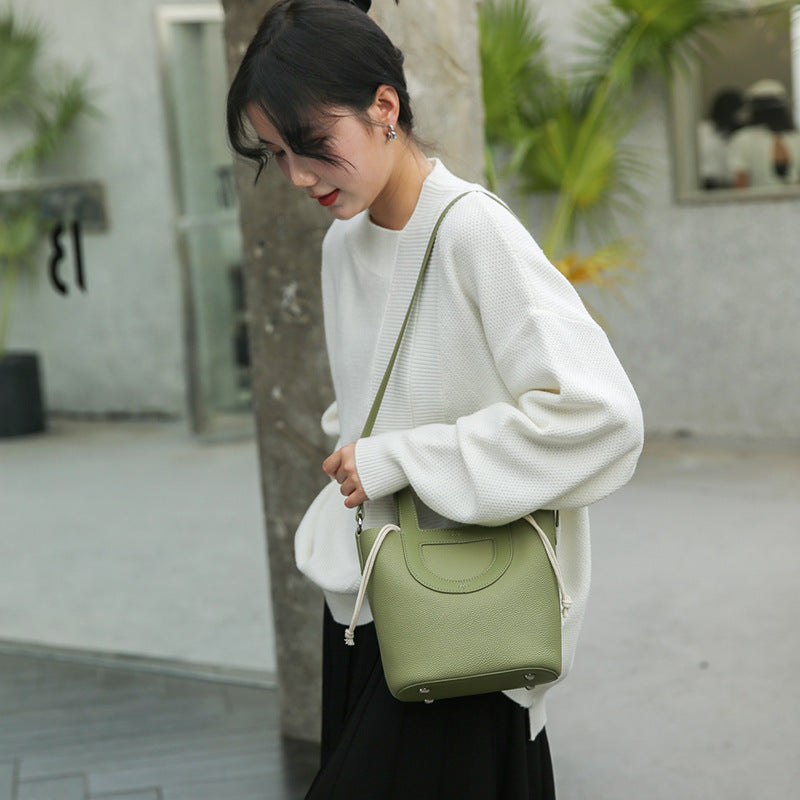 Genuine leather ladies bag large capacity diagonal shoulder bag cowhide commuter one shoulder tote bag